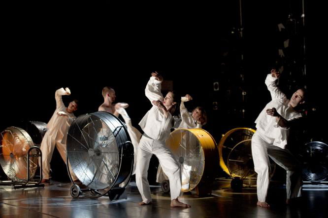 Dancers performing choreography by Trisha Brown.